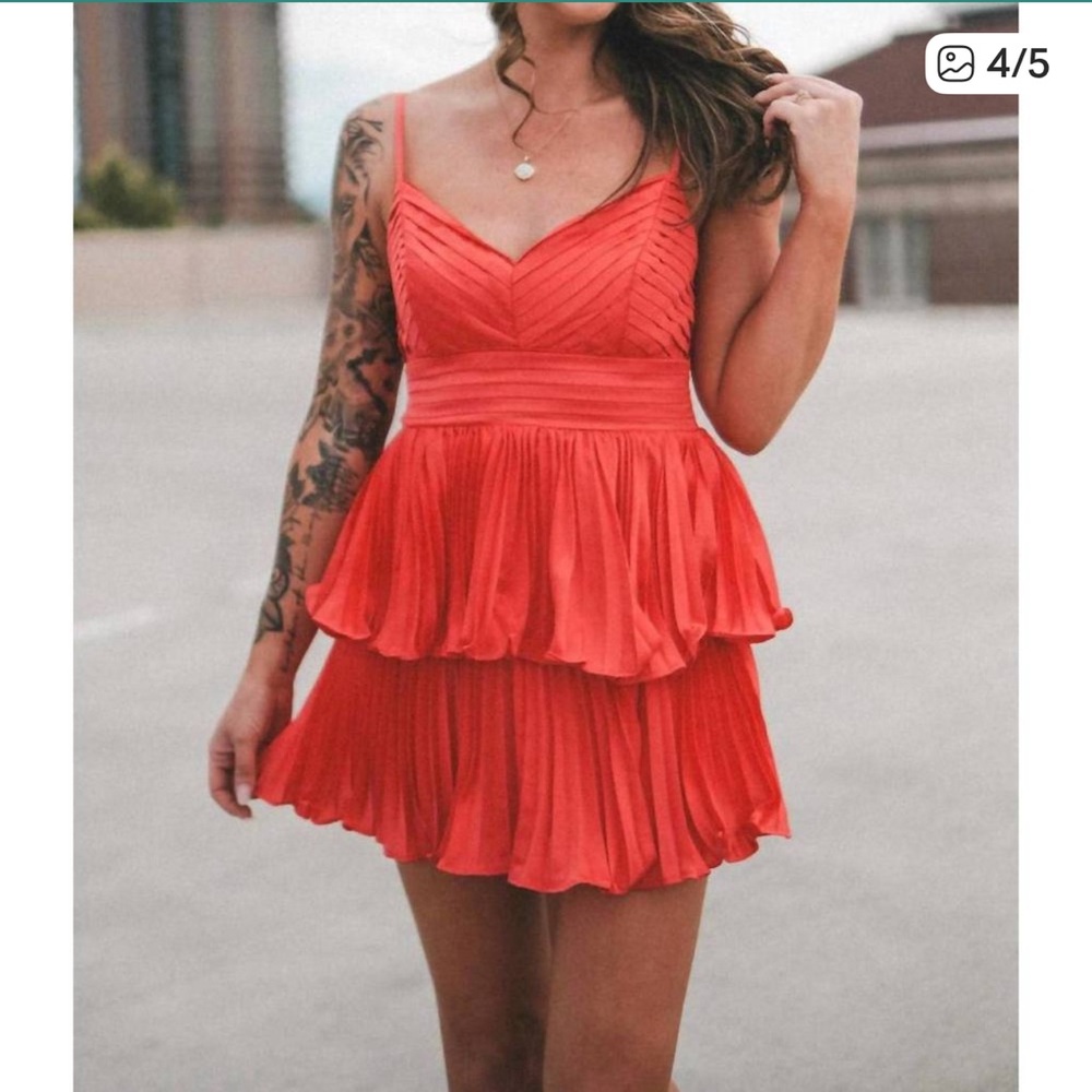 DO+BE poppy Pleated Mini dress in red Size Medium New with tag